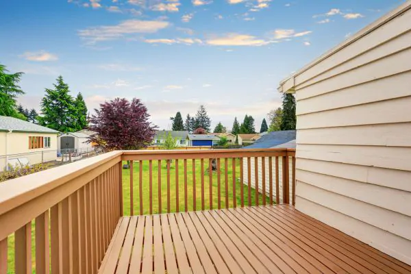 How much does a deck railing cost - South Shore Deck Builders
